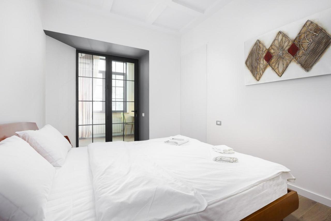 Stay Inn-Apartments On Abovyan 32 Yerevan Bagian luar foto