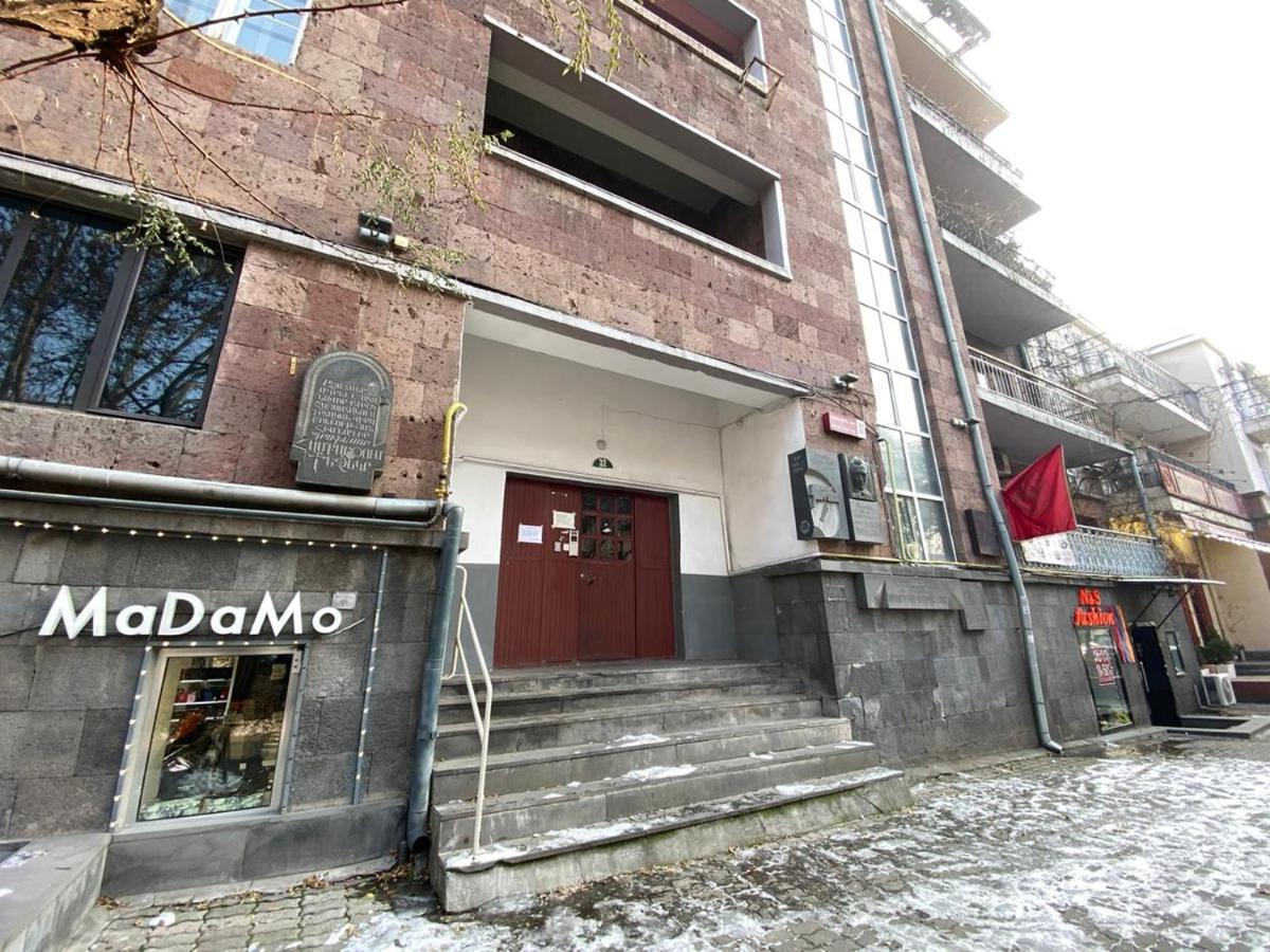 Stay Inn-Apartments On Abovyan 32 Yerevan Bagian luar foto