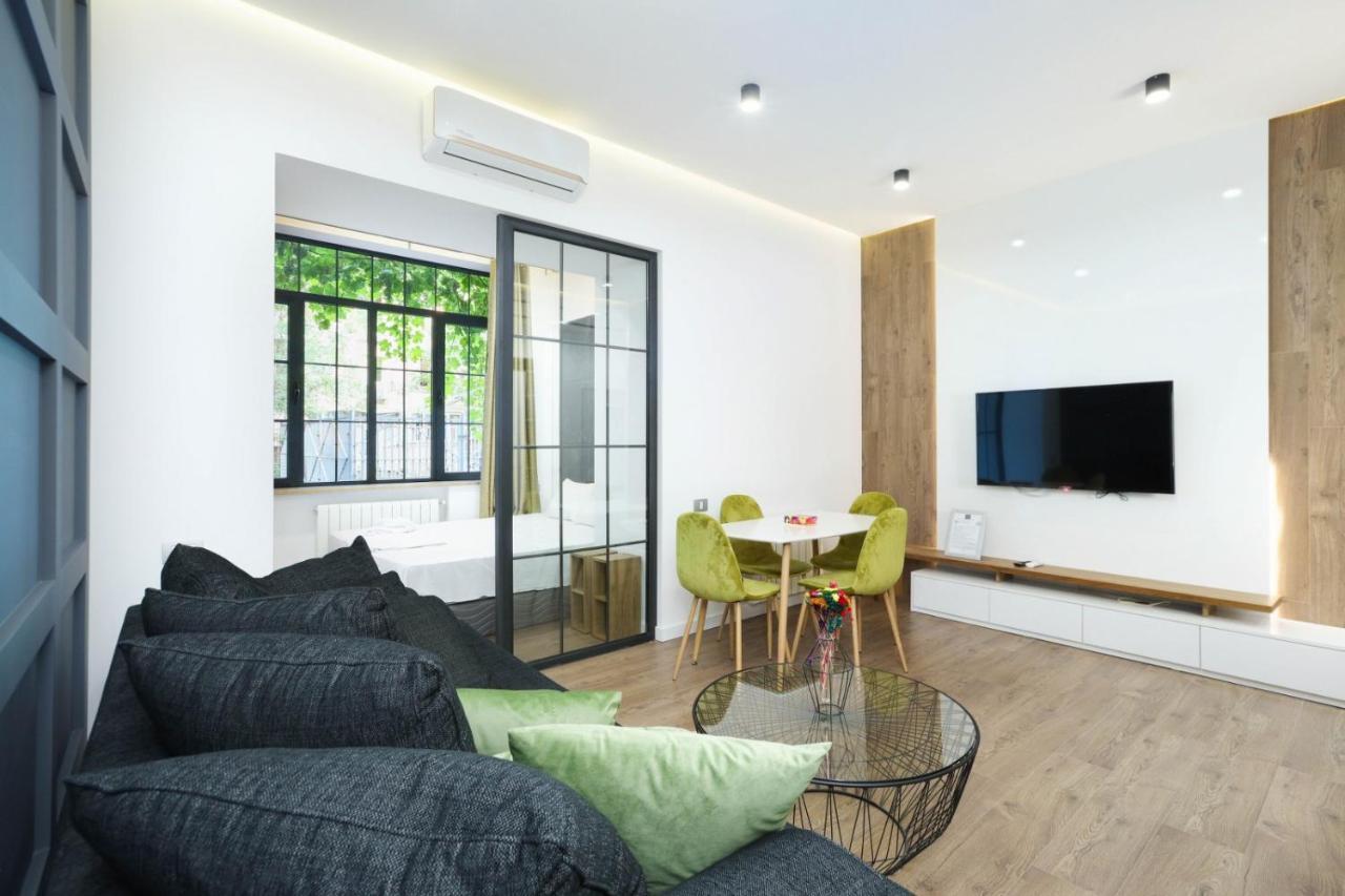 Stay Inn-Apartments On Abovyan 32 Yerevan Bagian luar foto